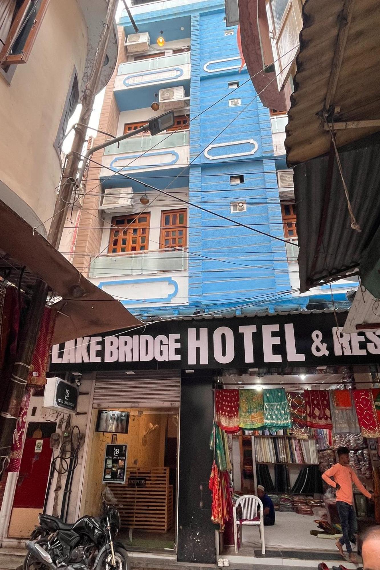 Hotel Lake Bridge Udaipur Exterior photo