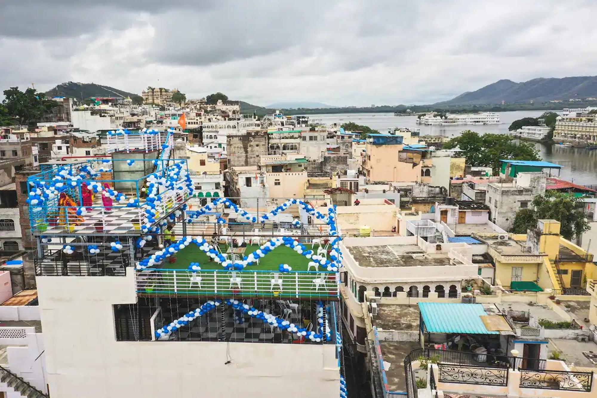 Hotel Lake Bridge Udaipur Exterior photo